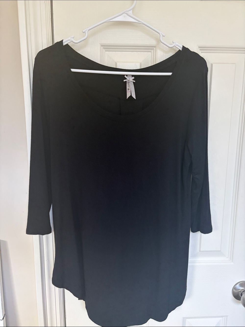 Source Unknown Black Scoop Neck Long Sleeve Top